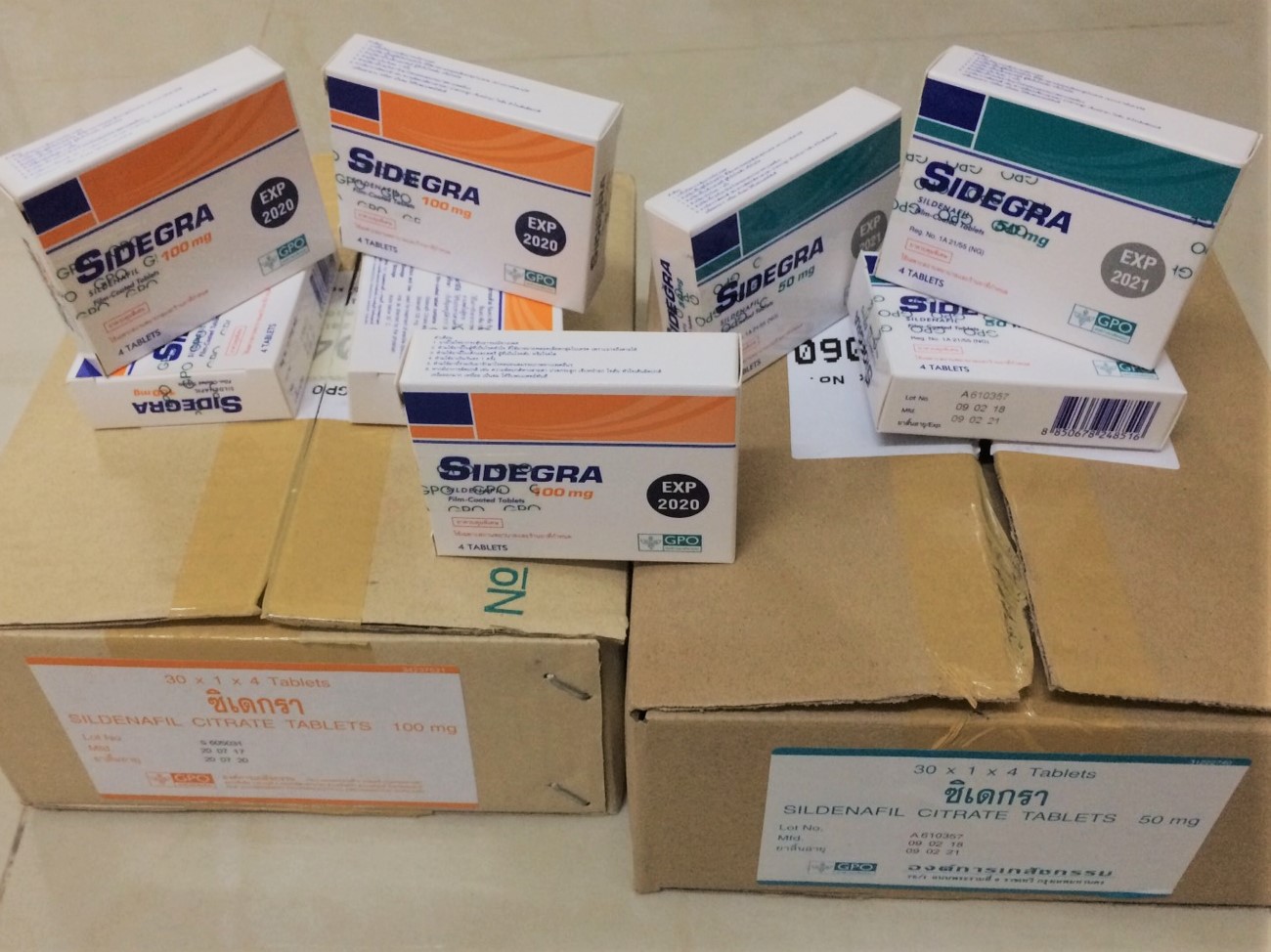 Sidegra ซิเดกร้า ไวอากร้าไทย ขนาด 50 มิลลิกรัม กล่องสีฟ้า และ ซิเดกร้า 100 มิลลิกรัม กล่องสีส้ม